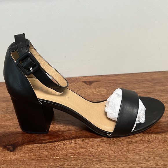 CL by Laundry Jody Sandal Block Heel - Black Sz 9.5- Gently used - Picture 3 of 11